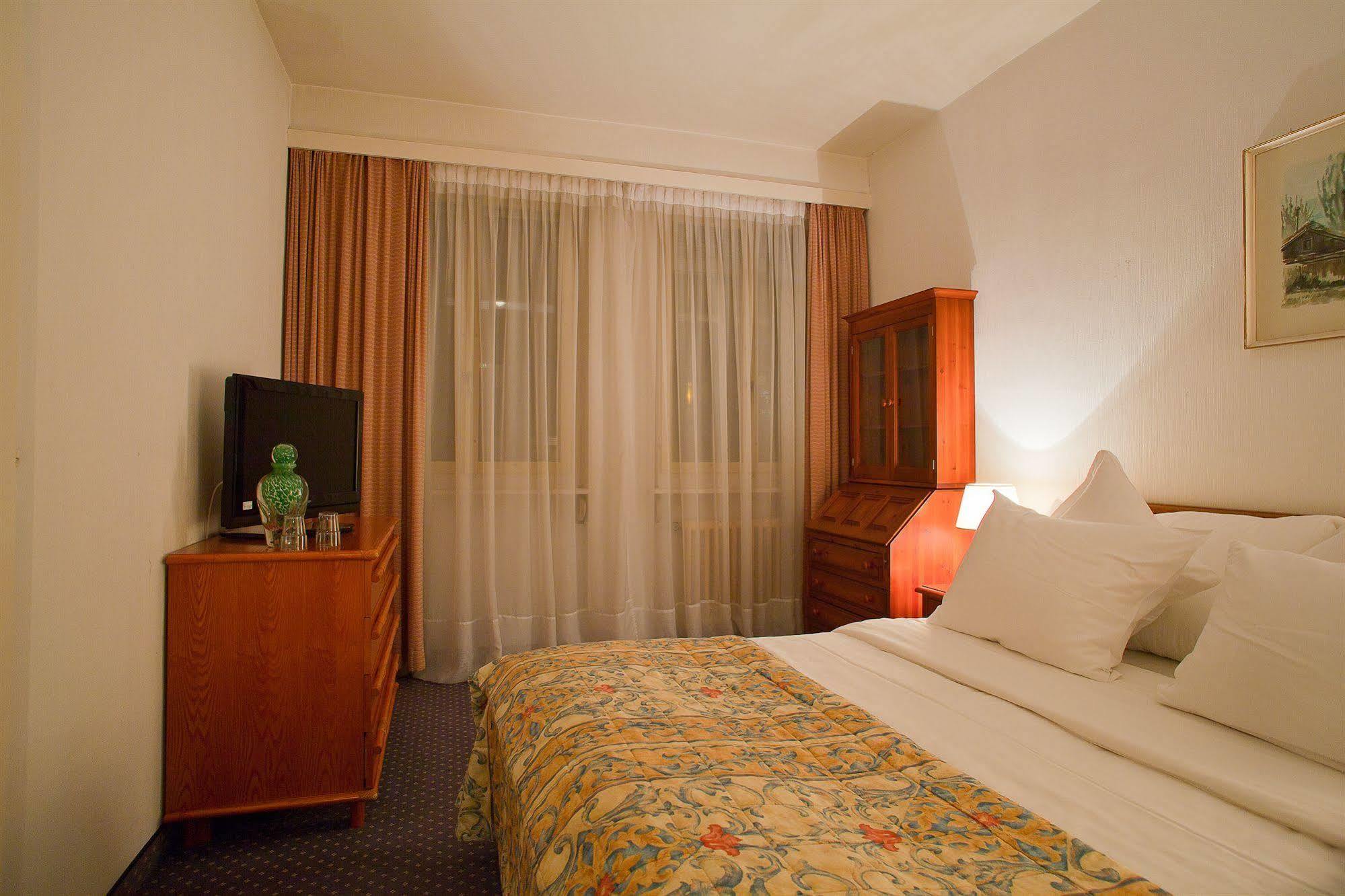Hotel Sagitta Geneva Room photo